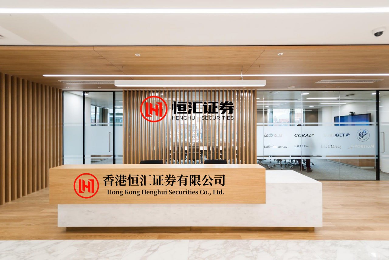 山西股票配资网平台 苹果：中国大陆暂不提供最新Siri AI
